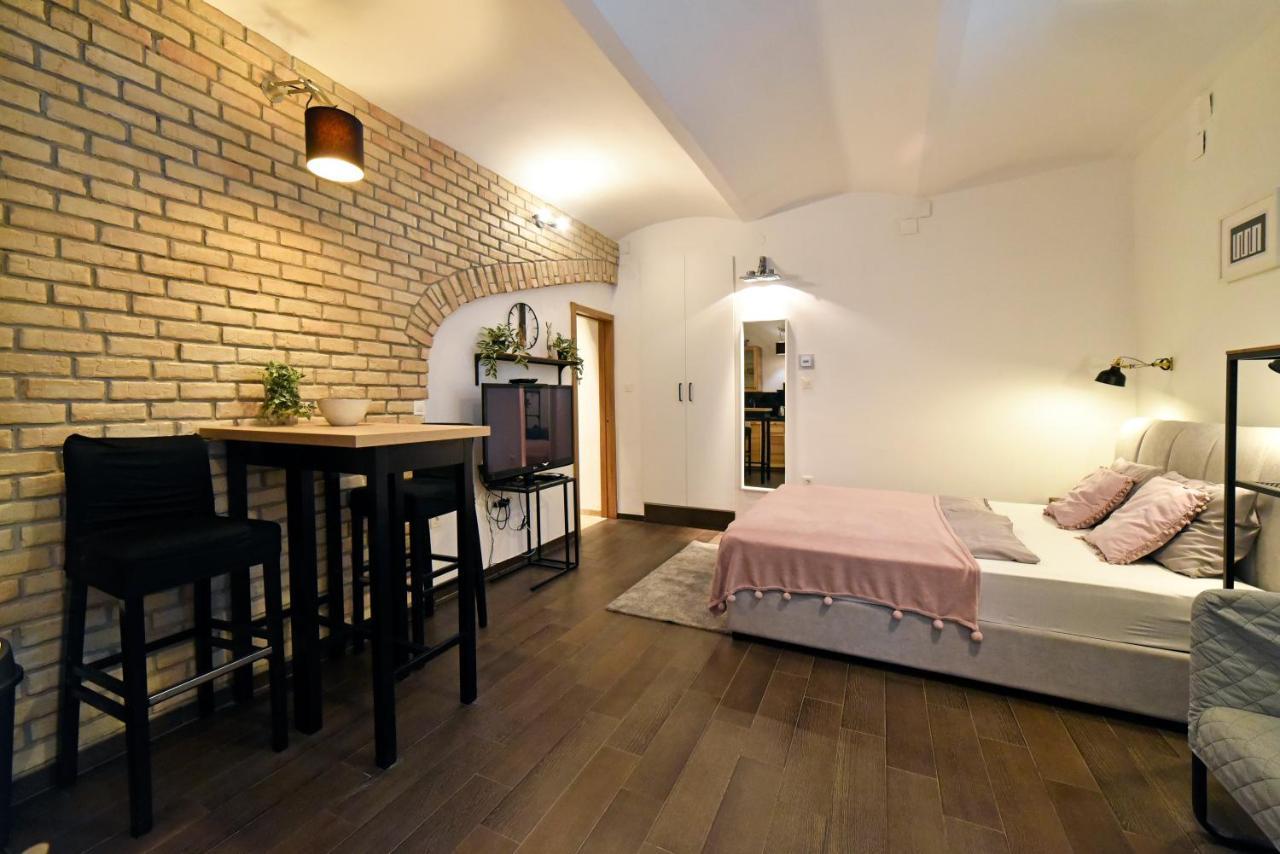 Manuela Varsavska Studio Apartments ザグレブ エクステリア 写真