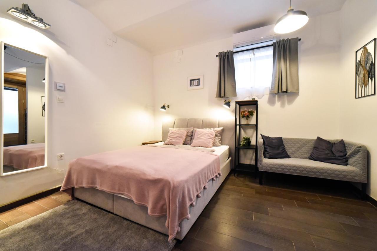 Manuela Varsavska Studio Apartments ザグレブ エクステリア 写真