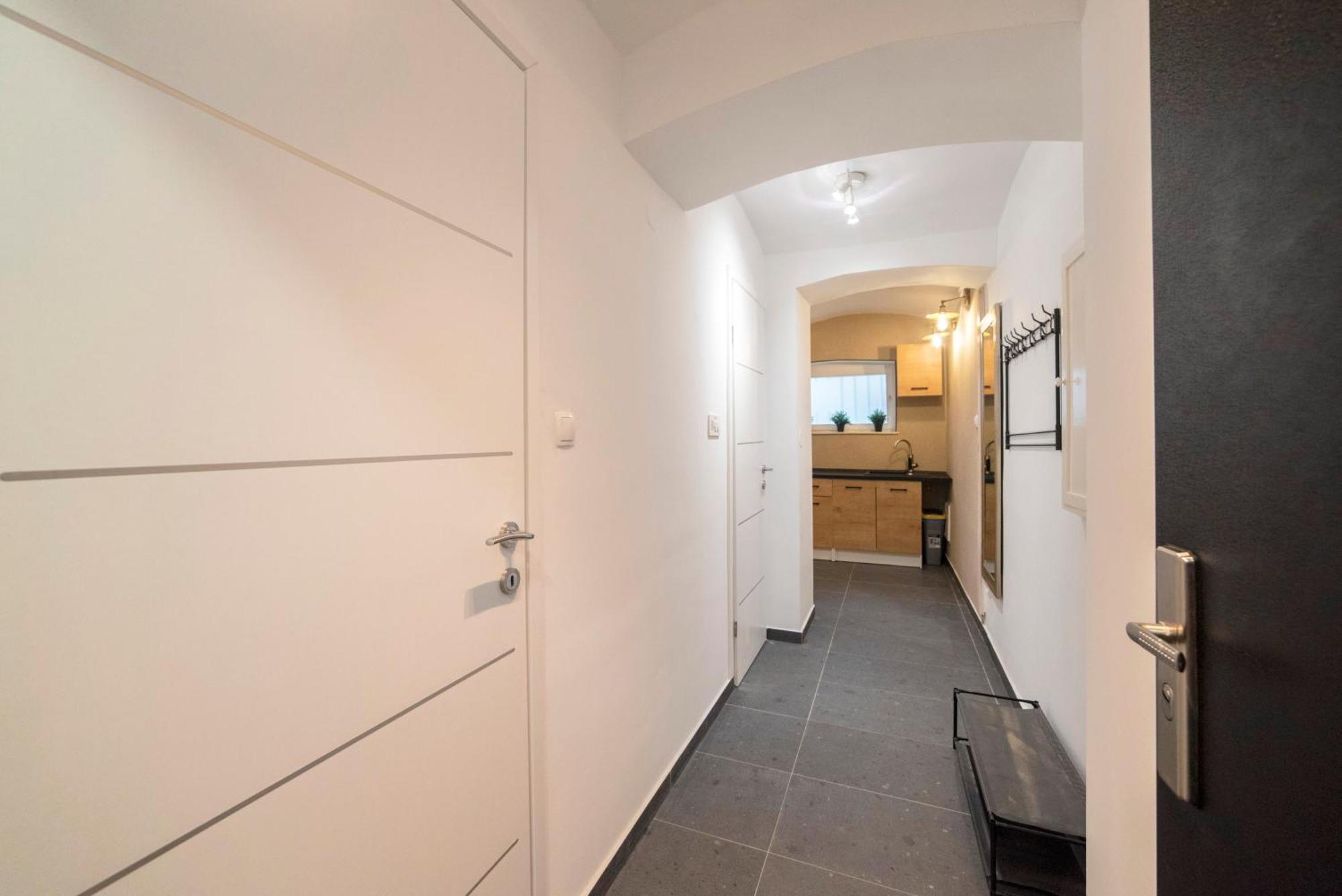 Manuela Varsavska Studio Apartments ザグレブ エクステリア 写真